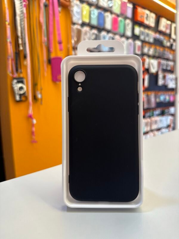 Funda iPhone XR Negra Lisa Antigolpes