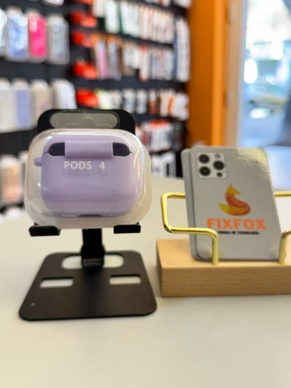 Funda AirPods 4 de Silicona Lila Protección Suave y Elegante